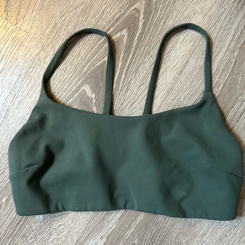 Lululemon Wunder under bra size 6